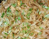 A picture of step 9 of Kwey teow.