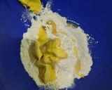 Foto langkah ke 1 dari resep Bolen Pisang Tanpa Korsvet.