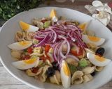 Foto del paso 4 de la receta: Ensalada de pasta con pimiento asado y aguacate