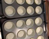 A picture of step 4 of Lemon cupcakes.