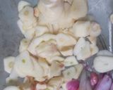 Foto langkah ke 2 dari resep Tumis Pakcoy Kol Ungu.