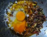 Gambar langkah 3 resipi Nasi Goreng Sardin.