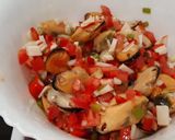 Foto del paso 3 de la receta: Salpicón de mejillones y surimi