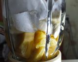 Foto langkah ke 2 dari resep Jus Yakult Pisang Nanas Madu.
