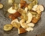 मीठी दलिया (meethi daliya recipe in Hindi) रेसिपी चरण 1 फोटो