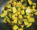 A picture of step 4 of Spicy pumpkin curry.