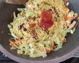 Foto langkah ke 3 dari resep Mie Goreng Simpel.