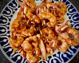 Foto del paso 2 de la receta: Calamar con langostinos al ajillo