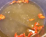 Hình bước làm 2 của món Canh măng trúc lá giang chua cay
