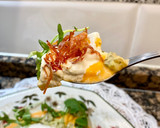 Foto del paso 9 de la receta: Ensalada de burrata y rúcula, tartar de tomate y crujiente de jamón