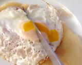 Foto del paso 6 de la receta: Crêpes rellenas con jamón, tomate y cebolla salteado con albahaca y huevo frito