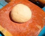 A picture of step 5 of Rose bread.