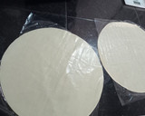 Foto del paso 2 de la receta: Cañoncitos de pascualina exprés