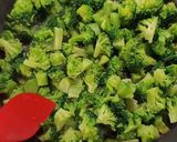 A picture of step 5 of You’ll Want to Eat Broccoli Every Morning! 🥦🍳.