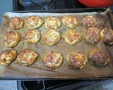 Töltött 🥐 leveles tészta 🥓 sonkával és parenyica sajttal 🧀 recept fázis 7 fotója