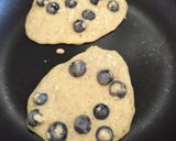 Áfonyás zabpalacsinta 🫐🥞 recept fázis 2 fotója
