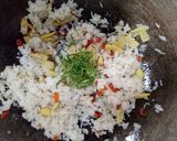 Foto langkah ke 3 dari resep Nasi Goreng Daun Jeruk.