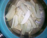 A picture of step 1 of Fried yam, shredded beef and scrambled eggs.