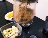 A picture of step 1 of Banana smoothie.
