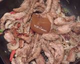 Foto del paso 3 de la receta: Picante de matambrito con papas, al verdeo