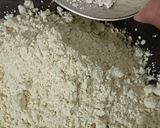 A picture of step 1 of Soybean flour laddu.