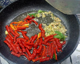 Foto langkah ke 4 dari resep Sambal Cumi Asin.