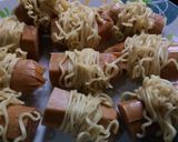Foto langkah ke 2 dari resep Sosis Lilit Mie.