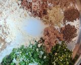 દુધી ના મુઠીયા (Dudhi na muthiya recipe in gujarati) રેસીપી સ્ટેપ2ફોટો