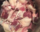 Hình bước làm 1 của món Móng giò nấu thanh trà