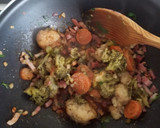 Foto del paso 3 de la receta: Tres delicias (brócoli, zanahoria, coliflor) de la mía m'ama
