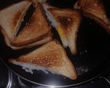 A picture of step 4 of Cheddar garlic cheese toast.