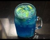A picture of step 4 of Blue Lagoon Mocktail.