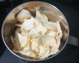 A picture of step 3 of Aaloo Chips Stuffed Mini Samosa.