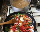 Foto del paso 2 de la receta: Salteado de fideos con verdura