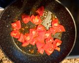 Foto del paso 1 de la receta: Gnocchi con tomate, champiñones, calabacín y queso