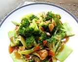 Foto langkah ke 4 dari resep Cha Brokoli Saus Tiram.