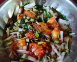 टोमॅटो तडका कोशिंबीर (Tomato Tadka Koshimbir Recipe In Marathi) रेसिपी स्टेप 5 फोटो