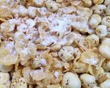 A picture of step 3 of Makhana Cornflakes Shahi Mixture !!.