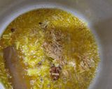 A picture of step 2 of Sindhi chicken curry.