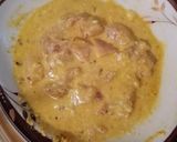 A picture of step 4 of Koila chicken with white pasta.