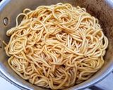 Foto langkah ke 1 dari resep Hokkian Fried Noodles.