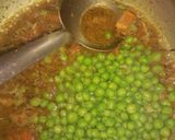 A picture of step 4 of Matar sabzi.