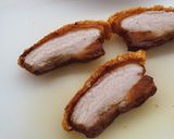 รูปขั้นตอนการทำที่ 9 ของ หมูกรอบ