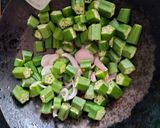 A picture of step 2 of Bhindi groundnuts fry.