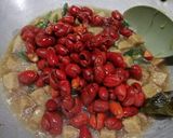 Foto langkah ke 4 dari resep Oseng Tempe Gembus Kulit Melinjo.