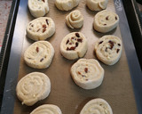 Foto del paso 7 de la receta: Caracolas con pasas y chocolate blanco