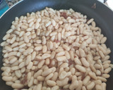 Foto del paso 3 de la receta: Alubias con salsa de tomate casera