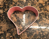 Foto del paso 1 de la receta: Corazones de hojaldre rellenos de mermelada de fresa, sin gluten, sin lactosa
