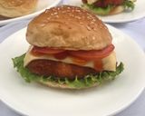 Gambar langkah 14 resipi Burger Ayam.