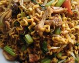Foto langkah ke 3 dari resep Mie goreng ko'ichun.